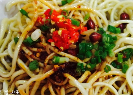 涼面可以放冰箱保存嗎 夏天涼面怎么保存 涼面可以放冰箱保存嗎 夏天涼面怎么保存