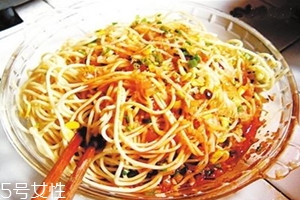 涼面可以放冰箱保存嗎 夏天涼面怎么保存 涼面可以放冰箱保存嗎 夏天涼面怎么保存