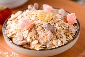 麥片過期了還能吃嗎 過期的燕麥有什么用 麥片過期了還能吃嗎 過期的燕麥有什么用