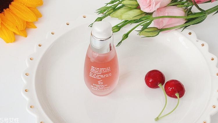 darphin多效舒緩精華液敏感肌能用嗎？油皮能用嗎？