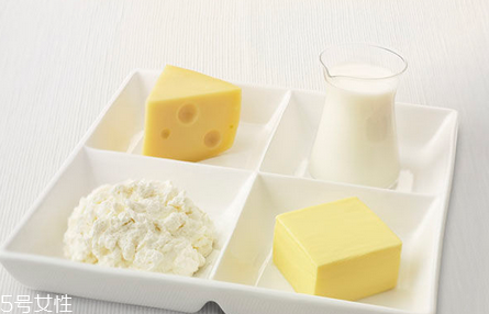 酸奶敷臉可以祛斑嗎 這些水果敷臉祛斑效果最好 酸奶敷臉可以祛斑嗎 這些水果敷臉祛斑效果最好