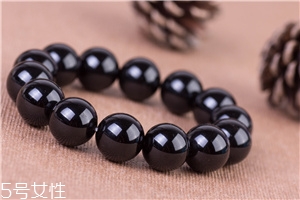 黑瑪瑙手串戴哪只手？黑瑪瑙手串佩戴忌諱