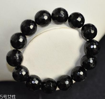 黑瑪瑙手串戴哪只手？黑瑪瑙手串佩戴忌諱