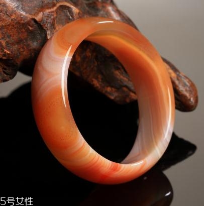 瑪瑙手鐲一般多少錢？瑪瑙手鐲市場行情