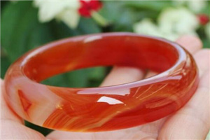 瑪瑙手鐲一般多少錢？瑪瑙手鐲市場行情