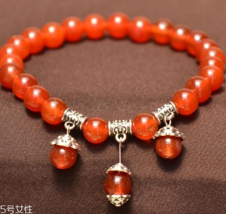 瑪瑙可以戴著睡覺(jué)嗎？瑪瑙睡覺(jué)要摘下來(lái)嗎