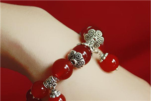 瑪瑙可以戴著睡覺嗎？瑪瑙睡覺要摘下來嗎