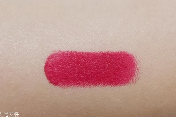 3ce215色號(hào)是什么顏色 3ce紅管口紅215好看嗎 3ce215色號(hào)是什么顏色 3ce紅管口紅215好看嗎