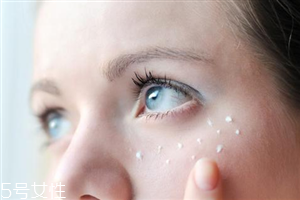 眼霜適合多大年齡用 眼霜的作用和功效 眼霜適合多大年齡用 眼霜的作用和功效