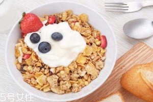 麥片不能和什么一起吃 麥片搭配宜忌 麥片不能和什么一起吃 麥片搭配宜忌