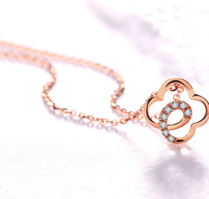 項(xiàng)鏈?zhǔn)?8k好還是24k好？項(xiàng)鏈18k和24k哪個(gè)好