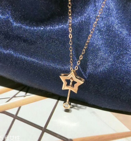 項(xiàng)鏈可以帶上飛機(jī)嗎？項(xiàng)鏈能不能上飛機(jī)