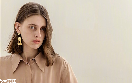 有熒光反應的面膜是有熒光劑嗎 如何避開有熒光劑的面膜 有熒光反應的面膜是有熒光劑嗎 如何避開有熒光劑的面膜