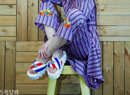 腿粗的女生夏天穿什么鞋子？腿粗夏天穿什么鞋顯瘦