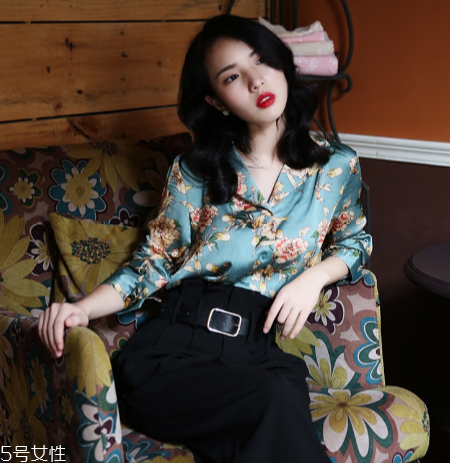 絲質(zhì)襯衫怎么搭配？絲質(zhì)襯衫搭配圖片