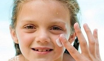 物理防曬霜對(duì)寶貝安全嗎 寶寶防曬用哪種防曬好 物理防曬霜對(duì)寶貝安全嗎 寶寶防曬用哪種防曬好