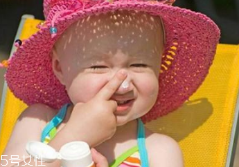 物理防曬霜對(duì)寶貝安全嗎 寶寶防曬用哪種防曬好 物理防曬霜對(duì)寶貝安全嗎 寶寶防曬用哪種防曬好