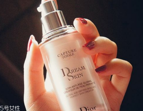 修顏乳的正確使用方法 修顏乳適合什么膚質(zhì) 修顏乳的正確使用方法 修顏乳適合什么膚質(zhì)