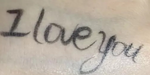 用防曬棒會(huì)花妝嗎？化妝了還能用防曬棒嗎