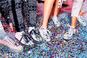 converse匡威聯(lián)名miley cyrus系列多少錢(qián)_在哪買(mǎi)？