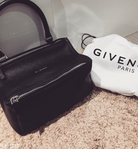 紀(jì)梵希潘多拉盒子包多少錢？紀(jì)梵希潘多拉盒子包價格