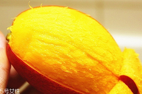 貴妃芒怎么切 貴妃芒的切法 貴妃芒怎么切 貴妃芒的切法