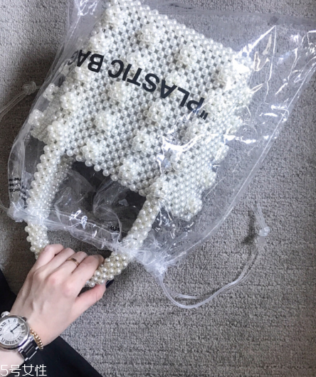 shrimps珍珠包多少錢？shrimps珍珠包包價格