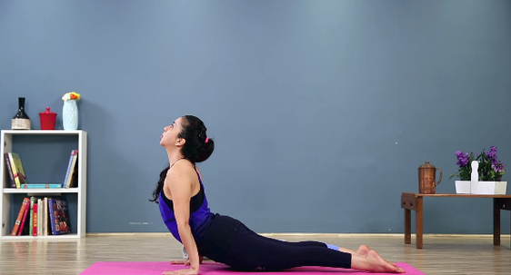 掰掰袖怎么瘦 6招瑜珈練成無贅肉手臂 掰掰袖怎么瘦 6招瑜珈練成無贅肉手臂