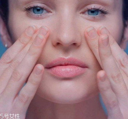 換季怎么補水最好 先拍后敷3步驟 換季怎么補水最好 先拍后敷3步驟