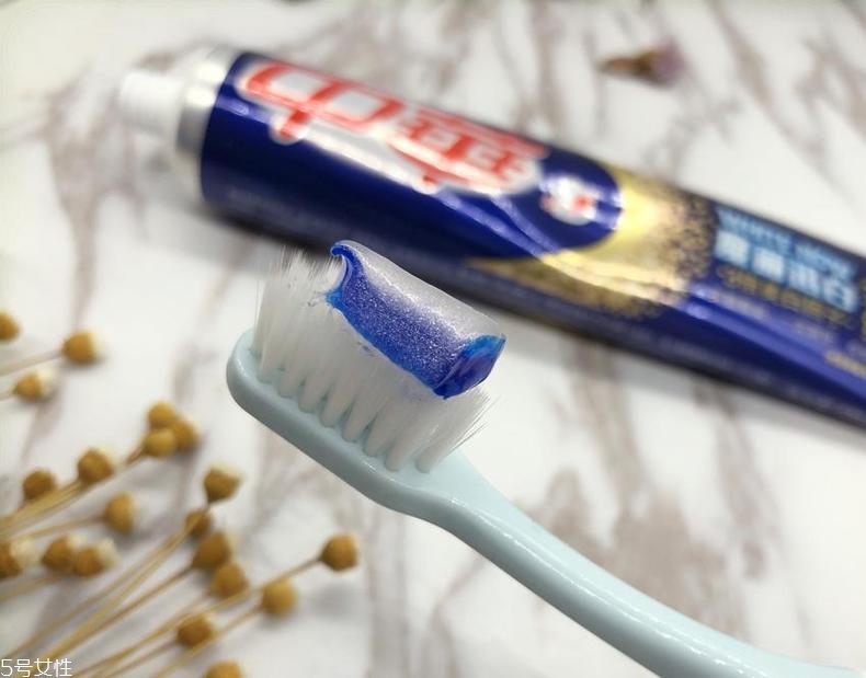 中華美白牙膏真的能美白嗎 中華美白牙膏評測 中華美白牙膏真的能美白嗎 中華美白牙膏評測