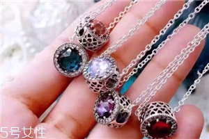 項鏈上的wk是什么意思？項鏈上wk代表什么含義