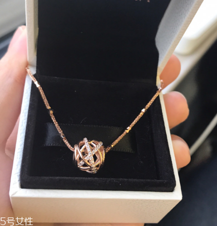 項(xiàng)鏈上有毛線怎么去除？項(xiàng)鏈上纏的毛線怎么清理