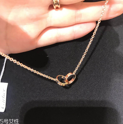 項(xiàng)鏈?zhǔn)裁搭伾每?？?xiàng)鏈顏色怎么選擇