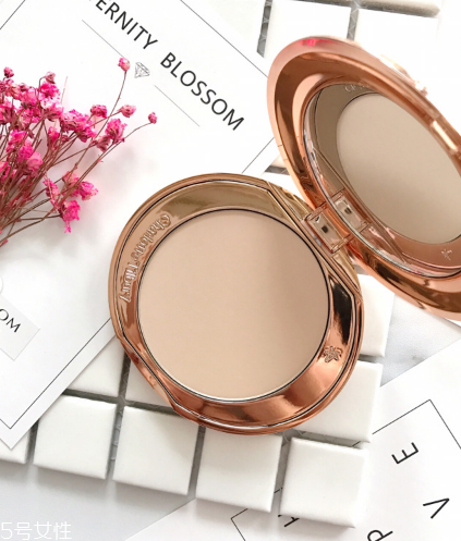 charlotte tilbury極細(xì)無暇粉餅怎么樣 ct無瑕蜜粉餅 charlotte tilbury極細(xì)無暇粉餅怎么樣 ct無瑕蜜粉餅