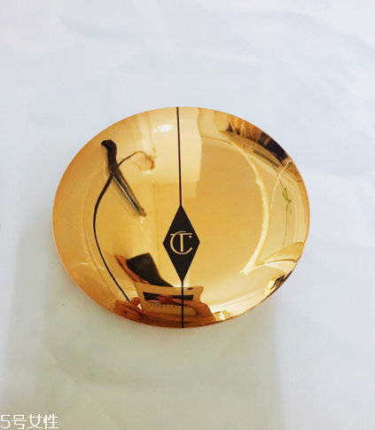 charlotte tilbury無暇極細(xì)蜜粉餅好用嗎 ct粉餅使用測(cè)評(píng) charlotte tilbury無暇極細(xì)蜜粉餅好用嗎 ct粉餅使用測(cè)評(píng)