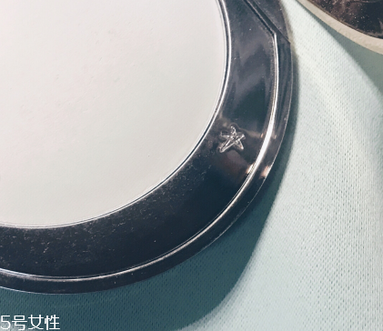 charlotte tilbury無暇極細(xì)蜜粉餅好用嗎 ct粉餅使用測(cè)評(píng) charlotte tilbury無暇極細(xì)蜜粉餅好用嗎 ct粉餅使用測(cè)評(píng)