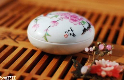 自制胭脂膏怎么做 在家制作胭脂膏步驟 自制胭脂膏怎么做 在家制作胭脂膏步驟