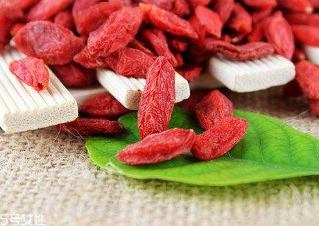 枸杞是發(fā)物嗎？枸杞屬于發(fā)物嗎？