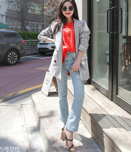 紅色t恤衫配什么外套？紅色t恤搭配外套技巧