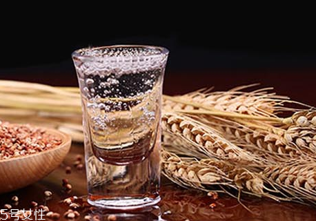 茅臺(tái)白金醬酒價(jià)格 茅臺(tái)白金醬酒多少錢一瓶 茅臺(tái)白金醬酒價(jià)格 茅臺(tái)白金醬酒多少錢一瓶