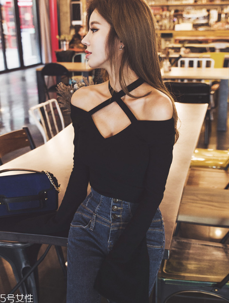 夏天穿什么樣的露肩裝好看？今夏最流行的露肩裝推薦