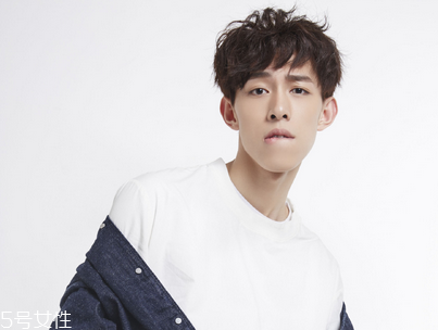 送男朋友香水哪個牌子好 經(jīng)典男士香水排行榜