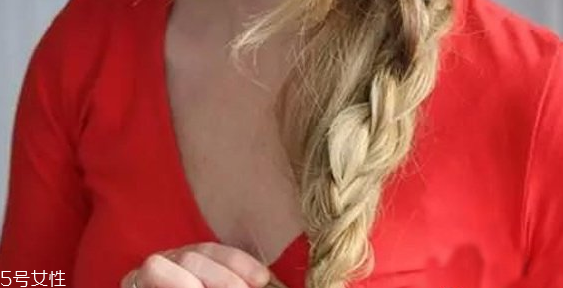 美人魚編發(fā)怎么自己編 美人魚自己編發(fā)教程 美人魚編發(fā)怎么自己編 美人魚自己編發(fā)教程