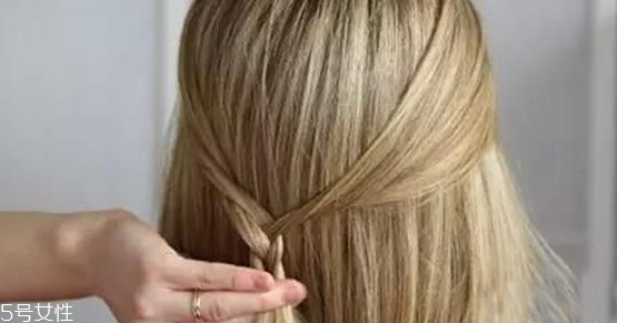 美人魚編發(fā)怎么自己編 美人魚自己編發(fā)教程 美人魚編發(fā)怎么自己編 美人魚自己編發(fā)教程
