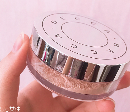 becca水散粉適合夏天使用嗎 becca新品水散粉定妝測評 becca水散粉適合夏天使用嗎 becca新品水散粉定妝測評