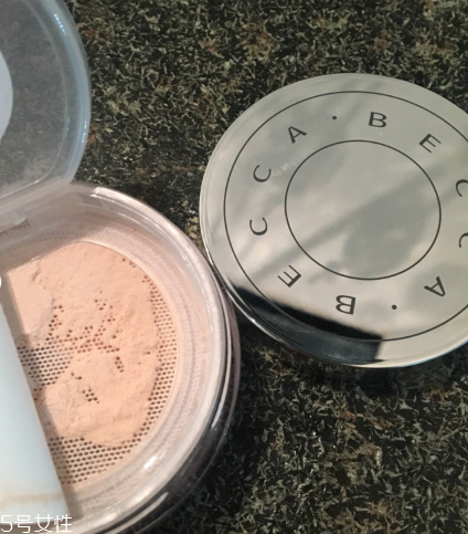 becca水散粉適合夏天使用嗎 becca新品水散粉定妝測評 becca水散粉適合夏天使用嗎 becca新品水散粉定妝測評