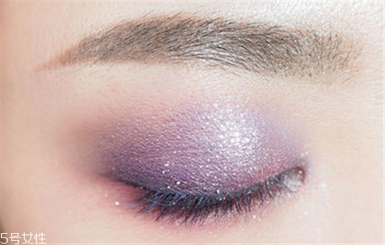 夜店眼妝教程圖片 紫色系眼妝畫法步驟教程 夜店眼妝教程圖片 紫色系眼妝畫法步驟教程