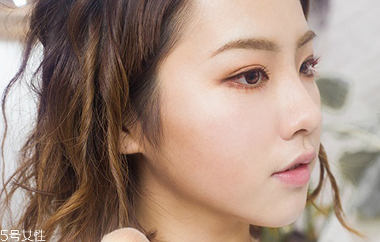 金色眼妝怎么畫(huà)好看 夏日混血妝妝容教程圖解