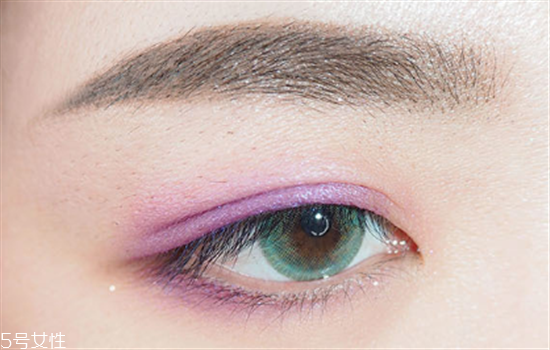 夜店眼妝教程圖片 紫色系眼妝畫法步驟教程 夜店眼妝教程圖片 紫色系眼妝畫法步驟教程