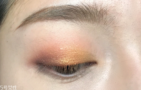 金色眼妝怎么畫(huà)好看 夏日混血妝妝容教程圖解